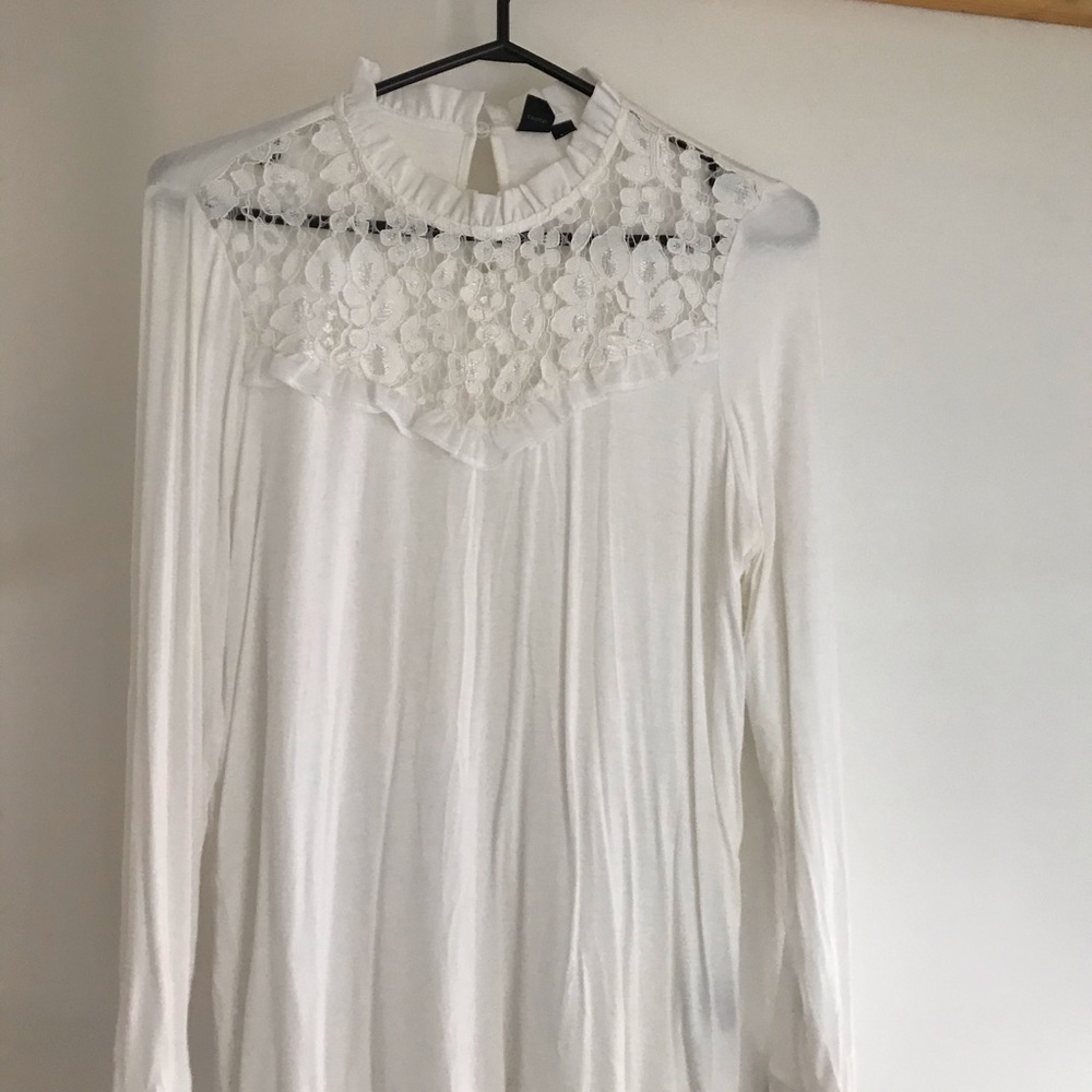 Simons white shirt